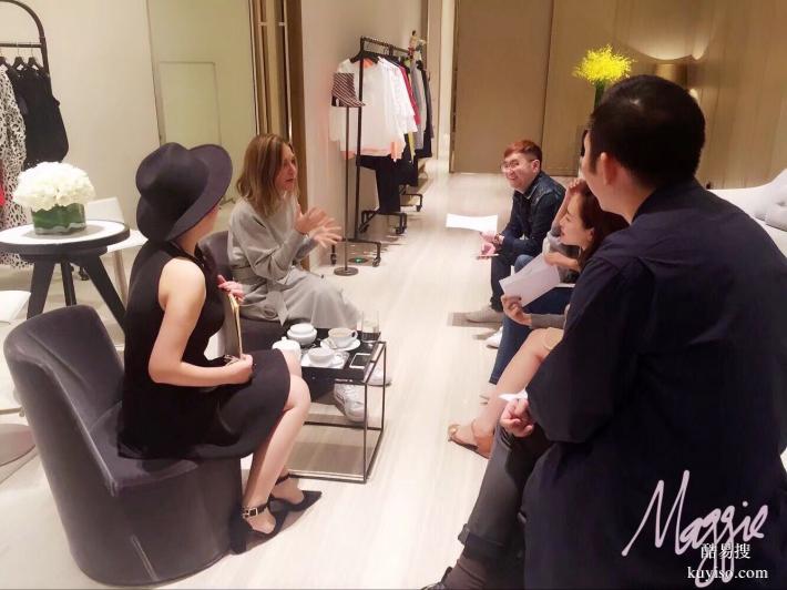 成都本地英日西韓俄法語同聲傳譯商務(wù)陪同會議翻譯展會陪同口譯