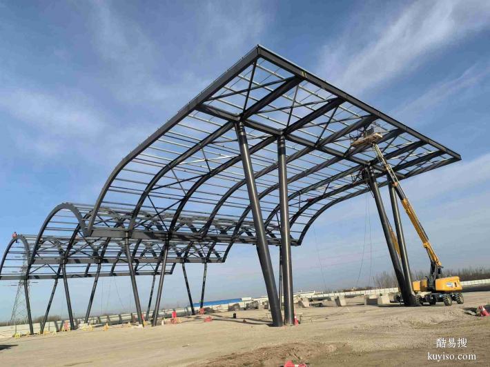安装轻钢结构彩钢棚用于养殖场集贸市场
